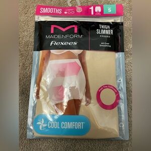 Maidenform Flexees Thigh Slimmer (Model FP0060) in Cream